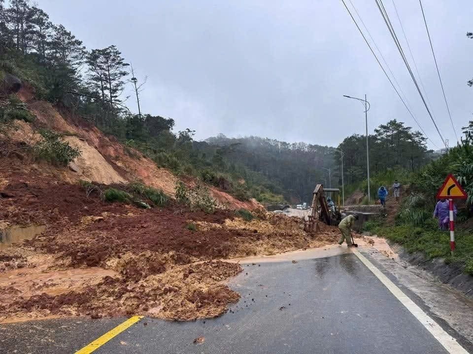 sat lo truong hoc anh 3