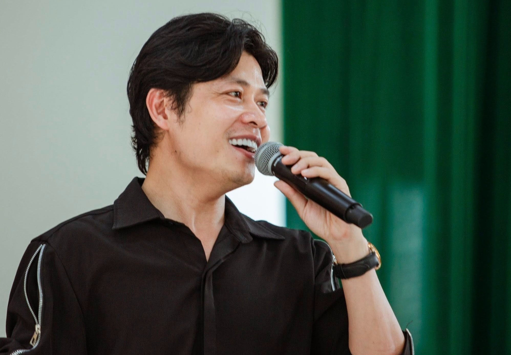 Nhac si Nguyen Van Chung thi dau Nhac vien TP.HCM hinh anh