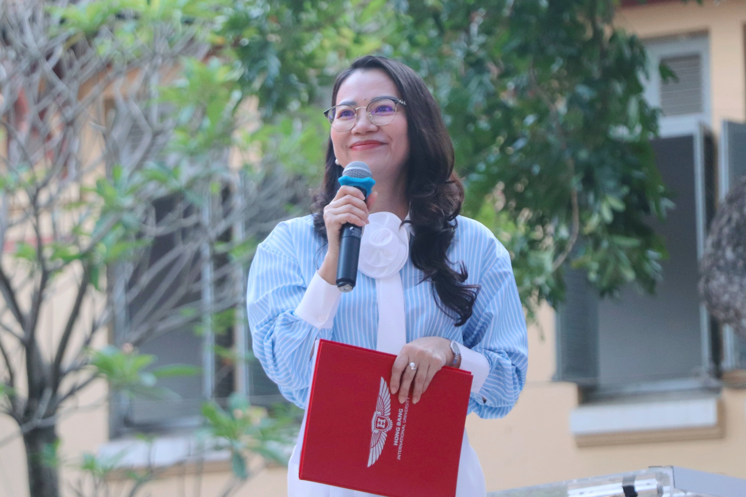 Hoc cach khoi nghiep truoc tuoi di lam hinh anh