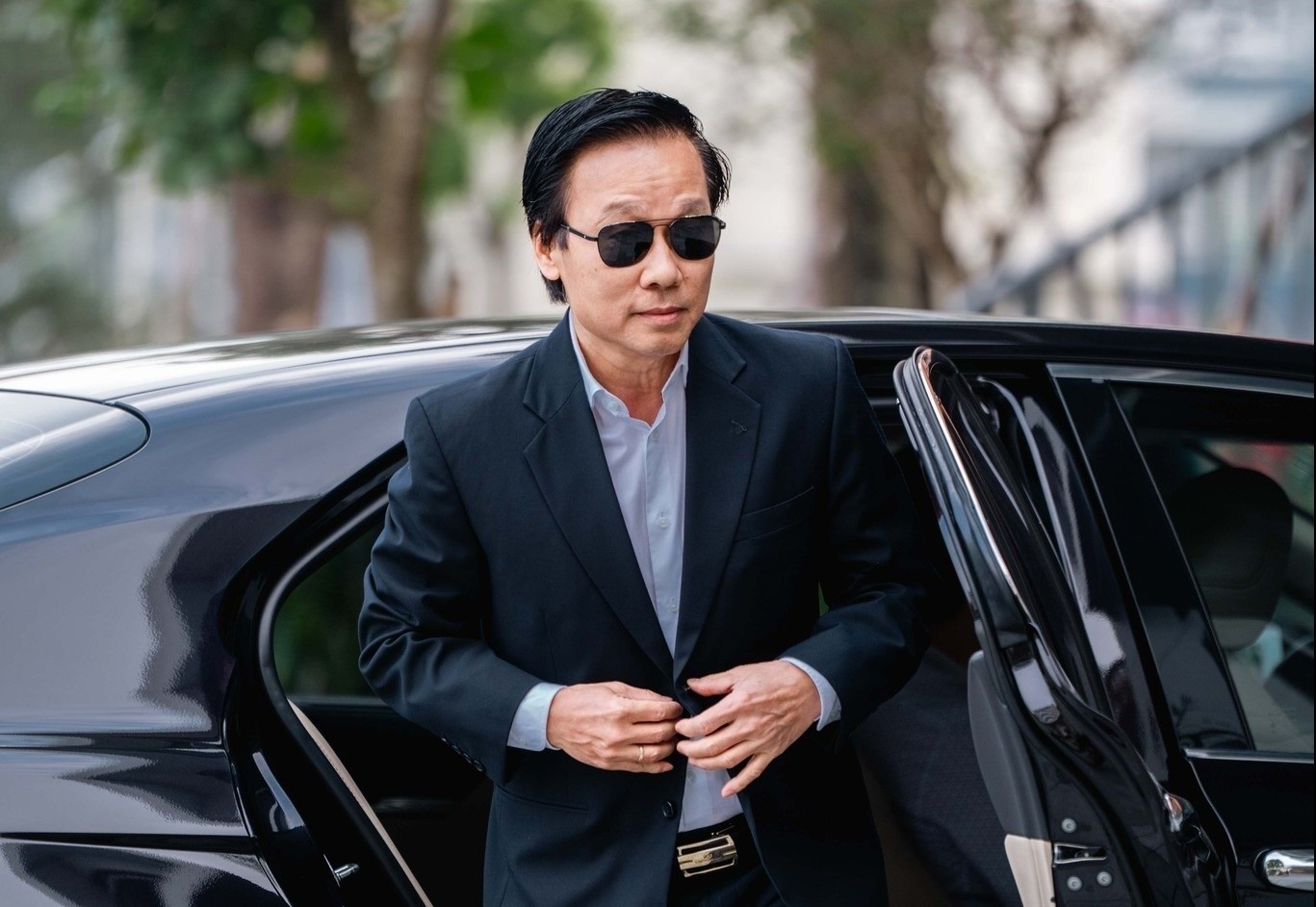 Giang vien dai hoc o TP.HCM nhu 'tong tai' trong bo anh 'tram ty' hinh anh