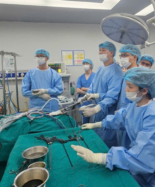 bac si noi tru anh 1