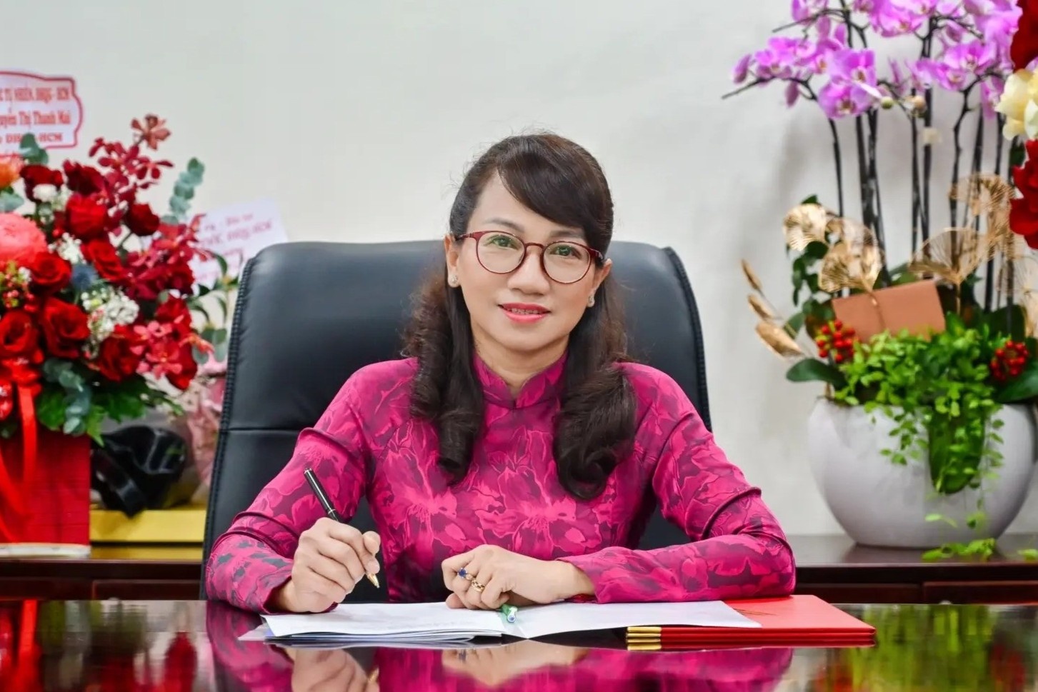 Dai hoc Quoc gia TP.HCM co nu giam doc dau tien hinh anh