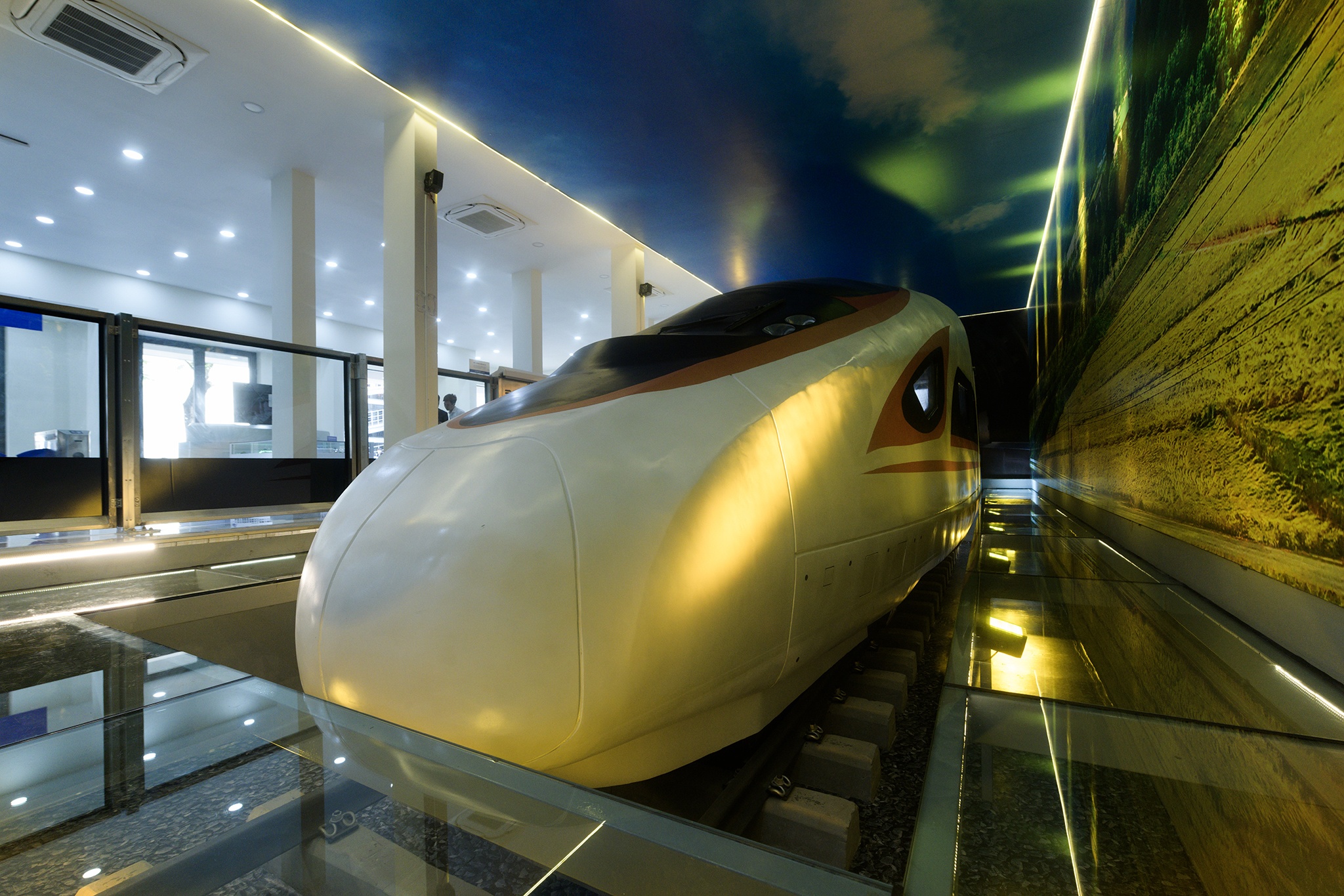 Ben trong phong mo phong tau cao toc 50 ty dong dau tien tai TP.HCM hinh anh