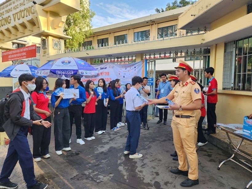 TP.HCM canh bao thu doan lua dao 'bat coc online' hoc sinh, sinh vien hinh anh