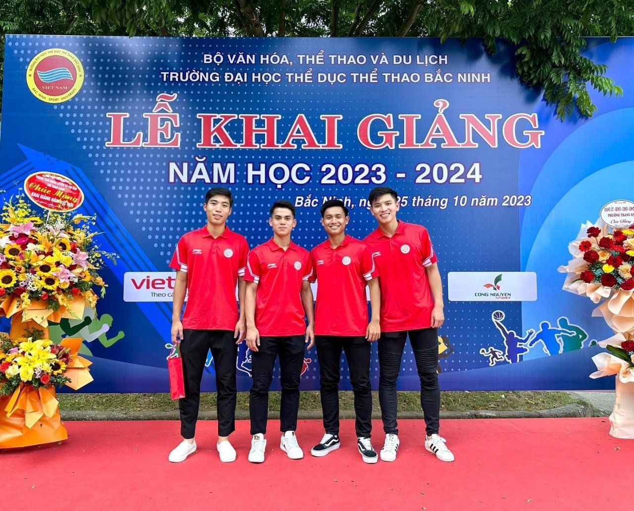 khuat van khang anh 1