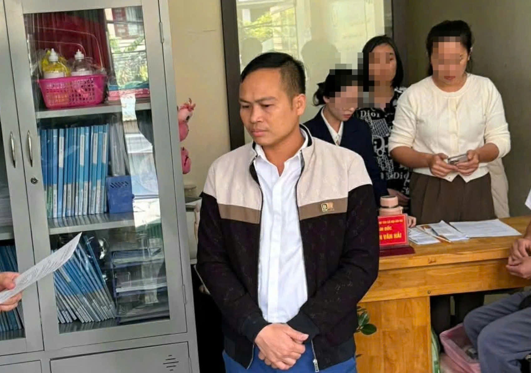 'Dia nguc tran gian' o noi gan mac uon nan, giao duc tre hinh anh