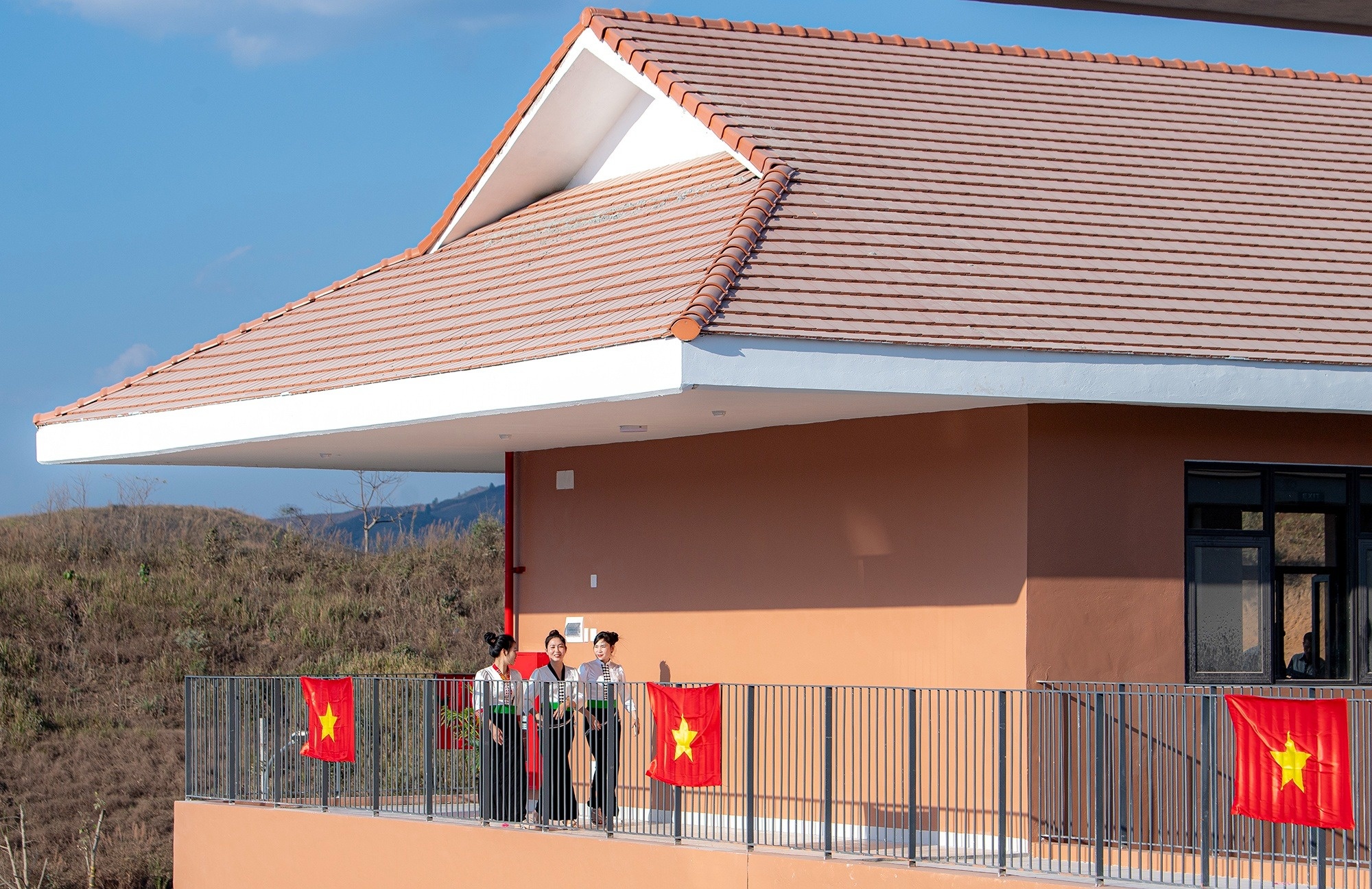 Chinh sach nao cho hoc sinh noi tru? hinh anh