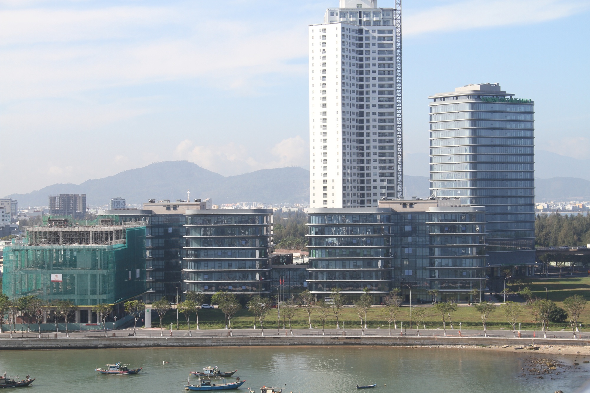 Trung tam tai chinh quoc te Da Nang cong bo tieu chi tuyen nhan tai hinh anh