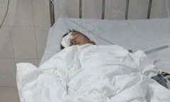 Xac minh vu phu huynh to con hoc lop 1 bi ban choc trung mat hinh anh