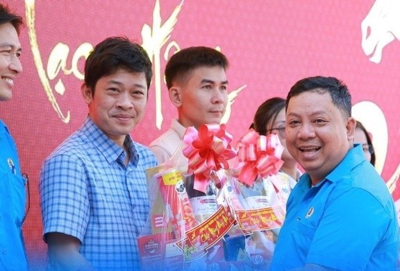 Thuong Tet 2026 tai cac truong dai hoc: Cao nhat gan 200 trieu dong hinh anh