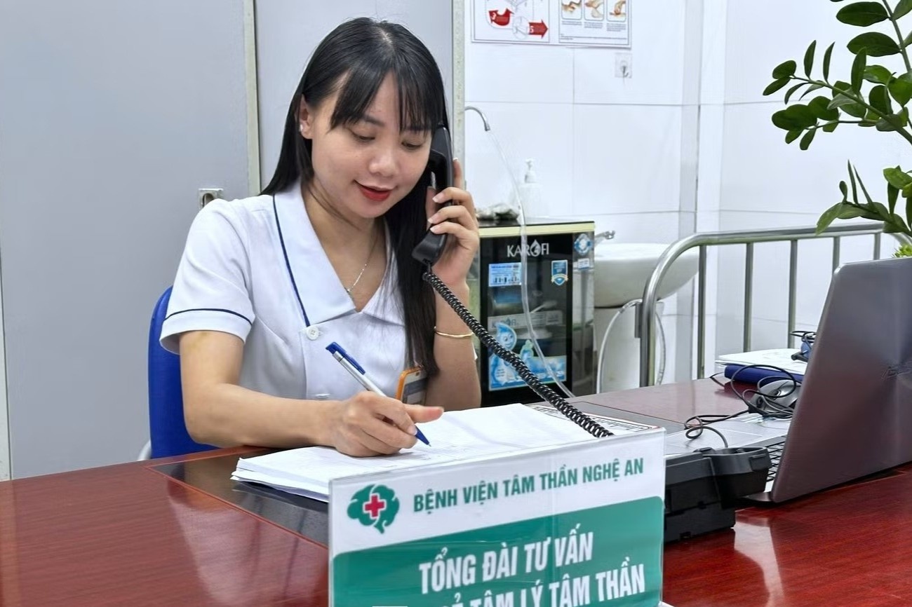 Nhung cuoc goi cau cuu tu tuoi hoc tro hinh anh