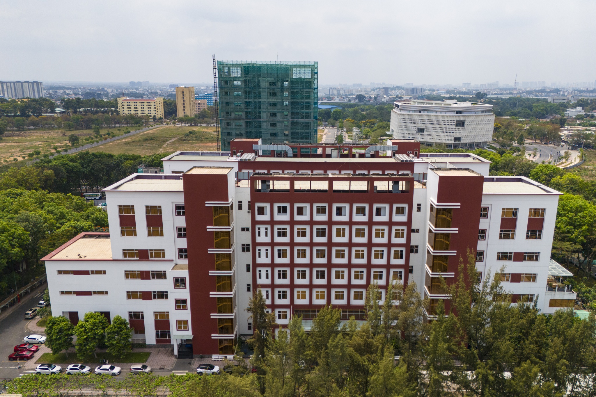 dai hoc quoc gia anh 6