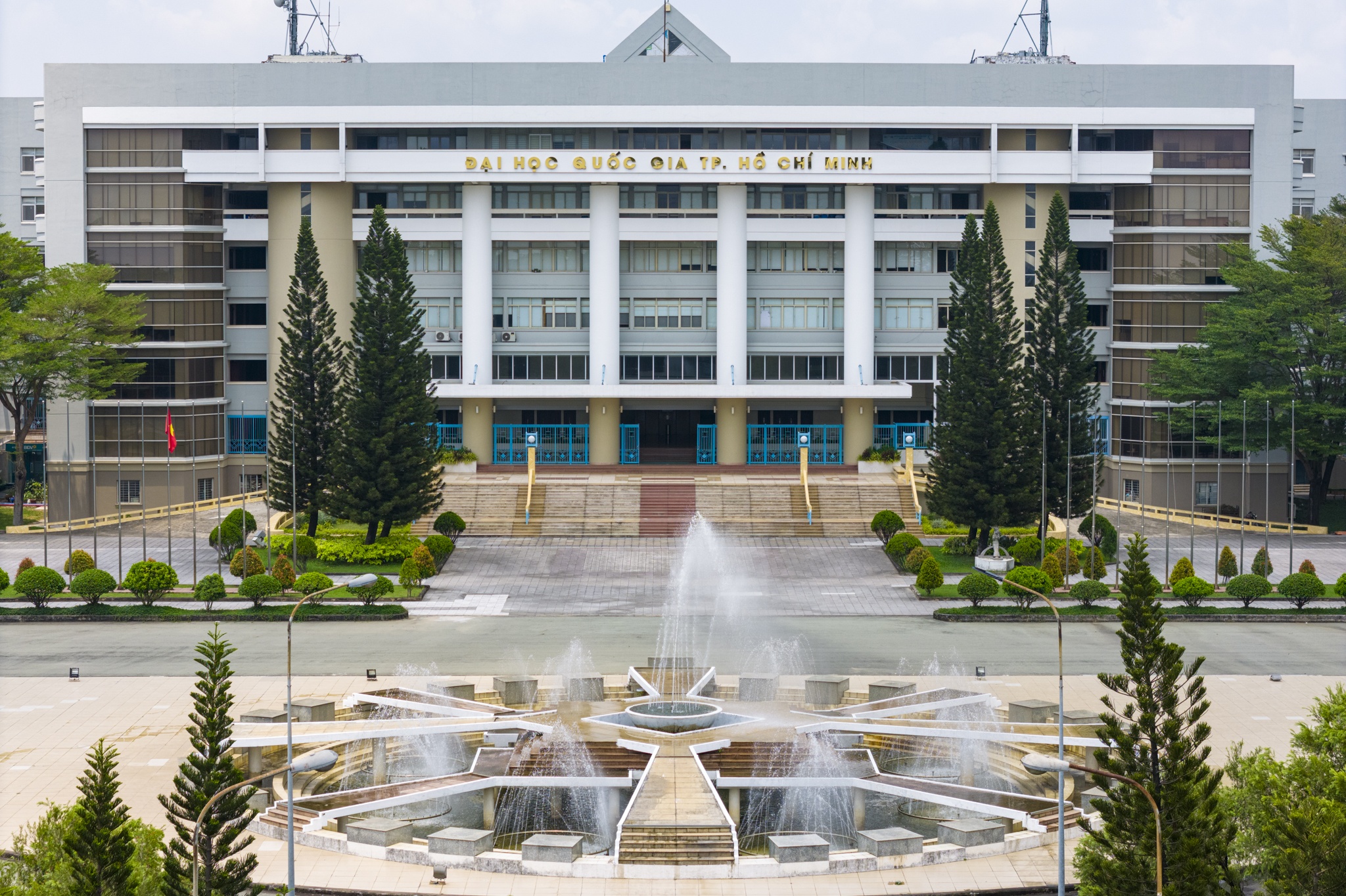 Lap ky luc, 7 dai hoc Viet Nam lot top the gioi theo linh vuc hinh anh