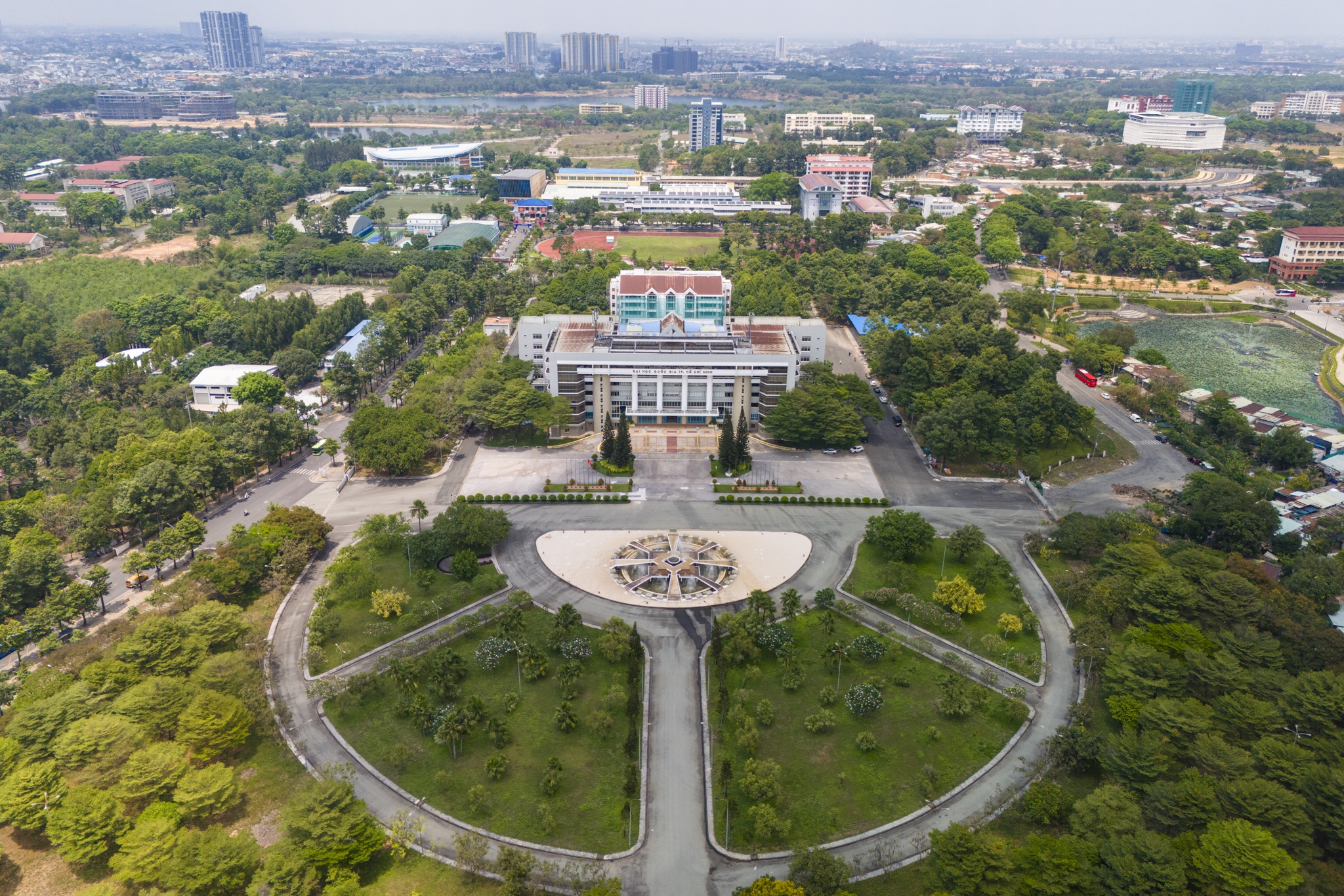 dai hoc quoc gia anh 2