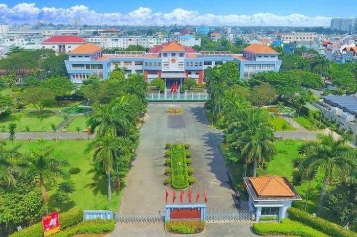 TP.HCM du kien chuyen tru so UBND quan 12, Tan Phu thanh truong hoc hinh anh