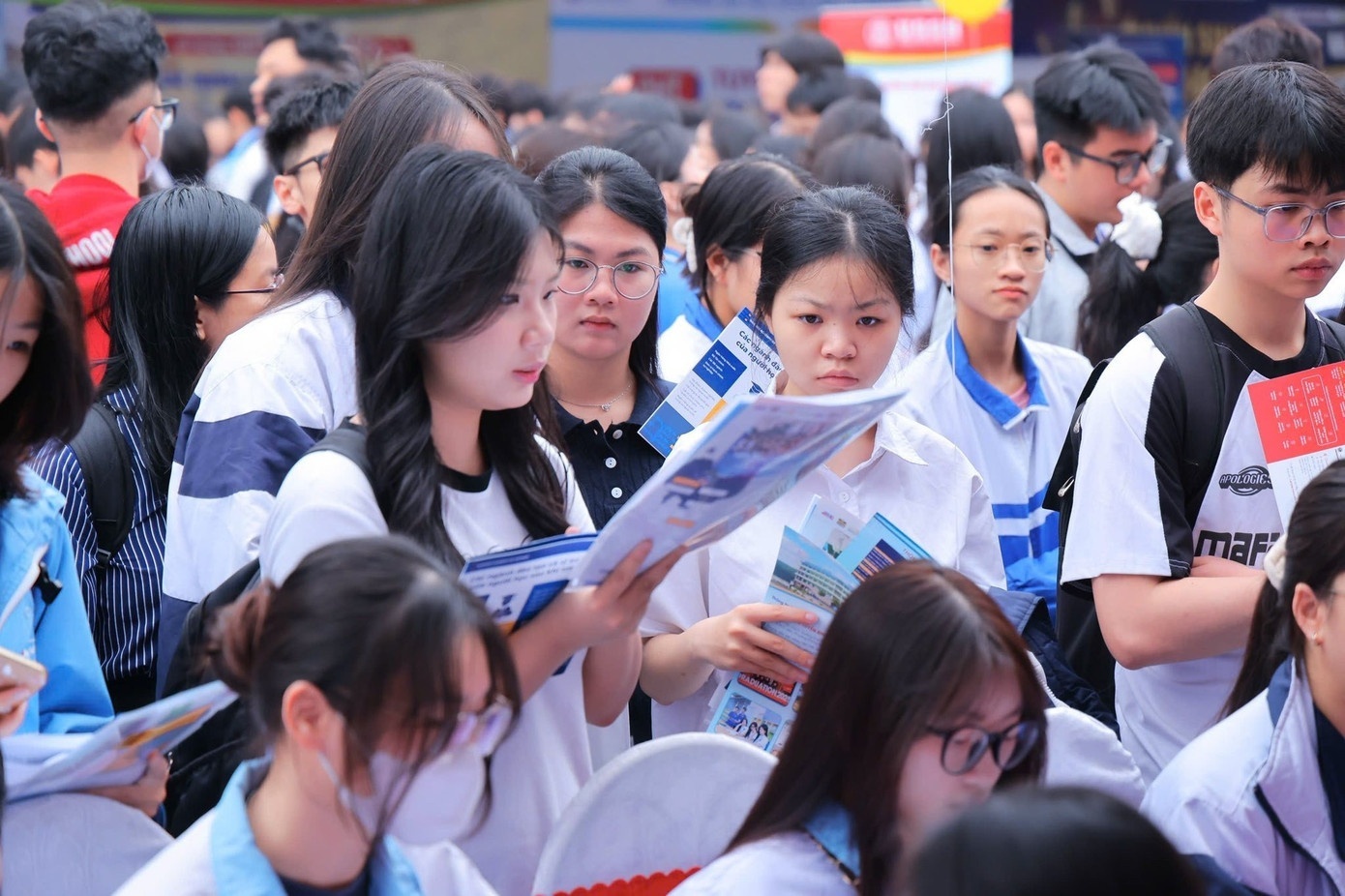 Tuyen sinh dai hoc 2026: Nhung ban khoan truoc quy dinh diem san hinh anh