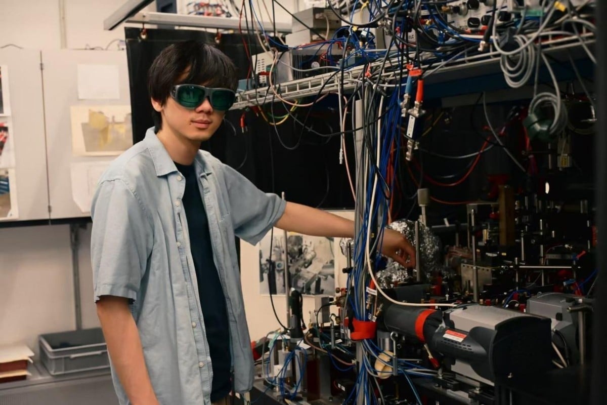 'Thien tai' vat ly luong tu 30 tuoi roi chau Au ve Trung Quoc hinh anh