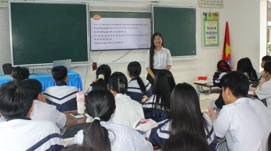 Tang chi tieu lop 10, hoc sinh Ha Tinh them co hoi trung tuyen hinh anh