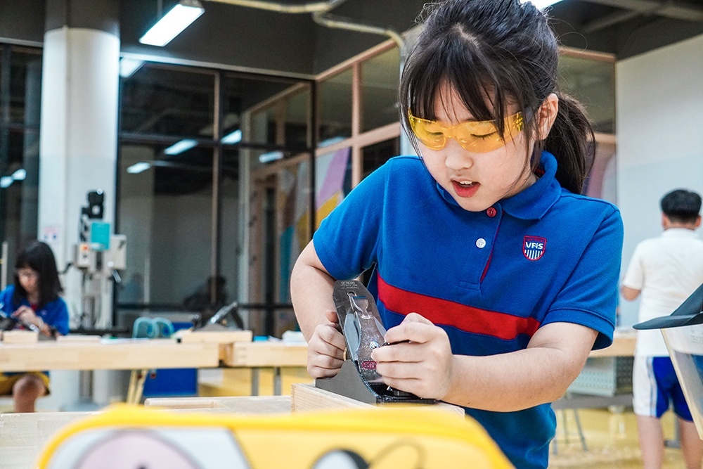 truong quoc te anh 4