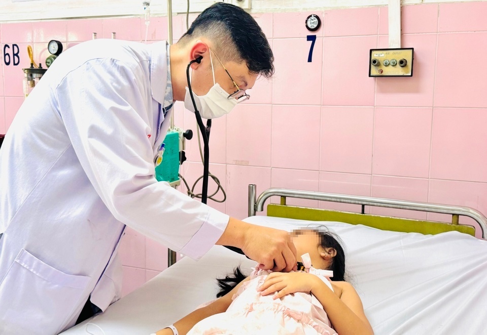 Vu nghi ngo doc o TP.HCM: Mot don vi cung cap suat an cho 22 truong hinh anh