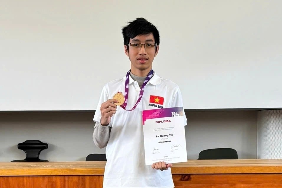 Nam sinh Pho thong Nang khieu lot top 5 Olympic Vat ly hinh anh