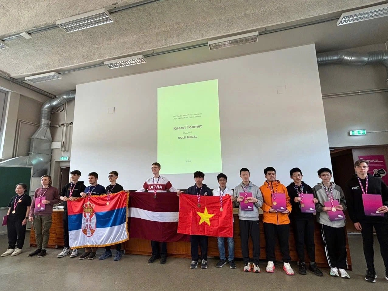 pho thong nang khieu anh 1