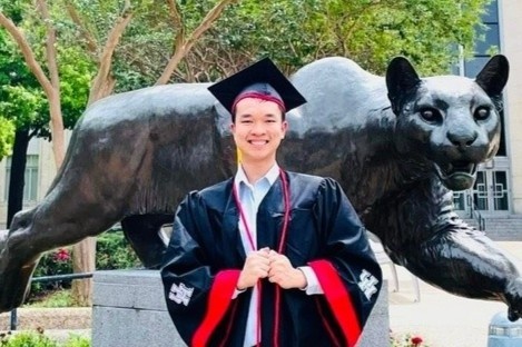 Tu dam me lam phim den tam ve nghien cuu vu tru tai Dai hoc Cambridge hinh anh