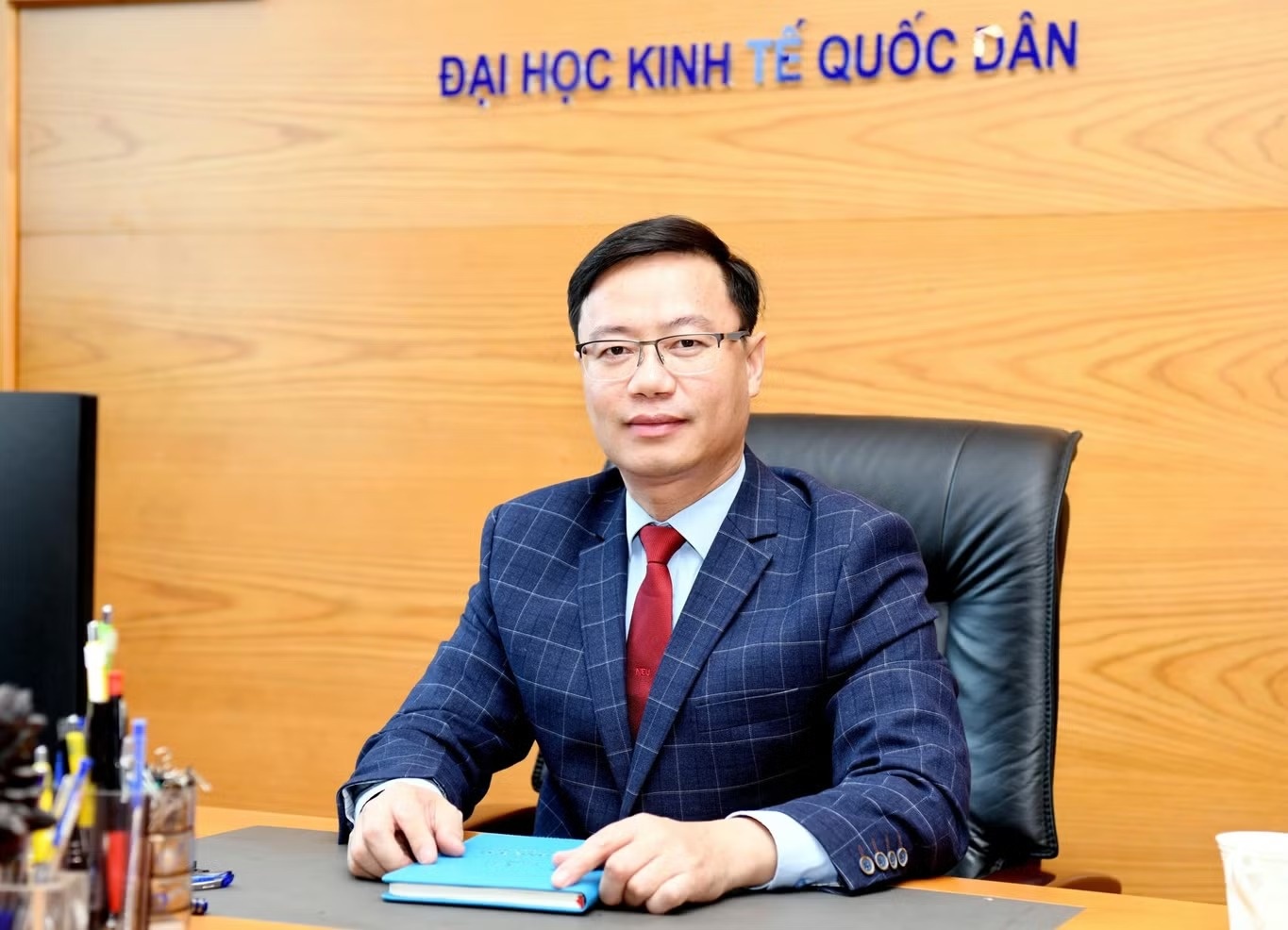Dai hoc Kinh te Quoc dan co tan giam doc hinh anh
