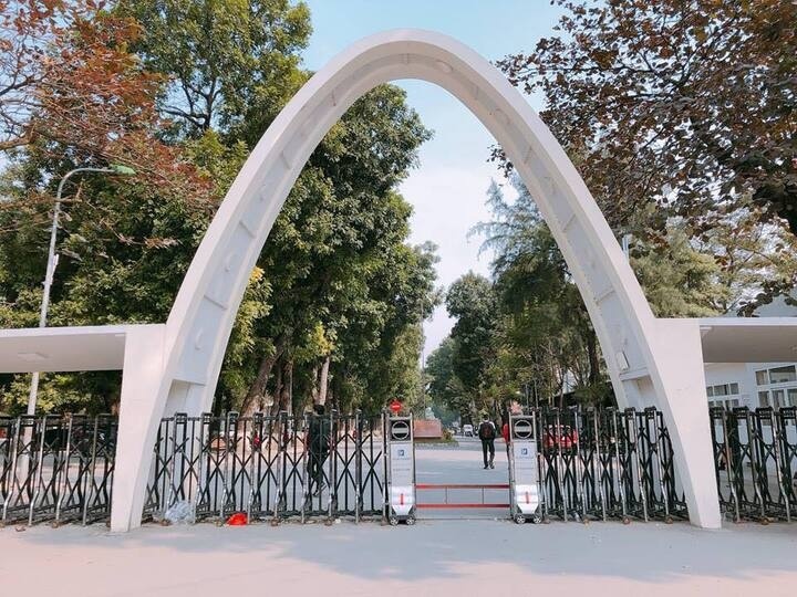 Chuyen it biet ve cong Parabol bieu tuong cua Bach khoa Ha Noi hinh anh