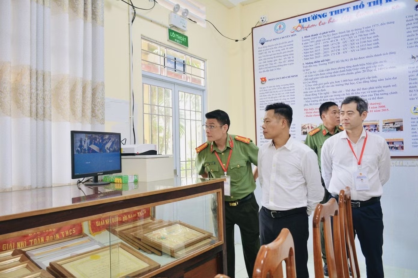 Canh bao gian lan cong nghe cao trong ky thi tot nghiep THPT hinh anh