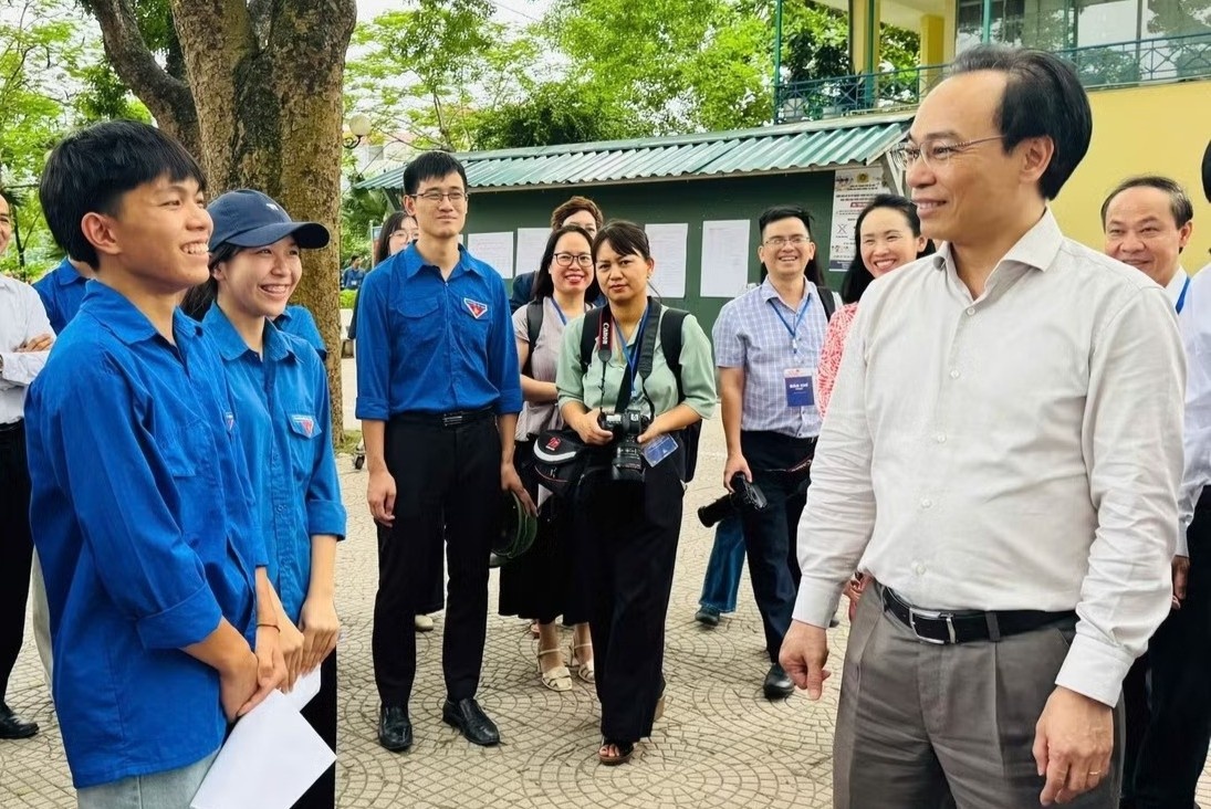 Bo truong Hoang Minh Son luu y nguyen tac xu ly tinh huong bat thuong hinh anh