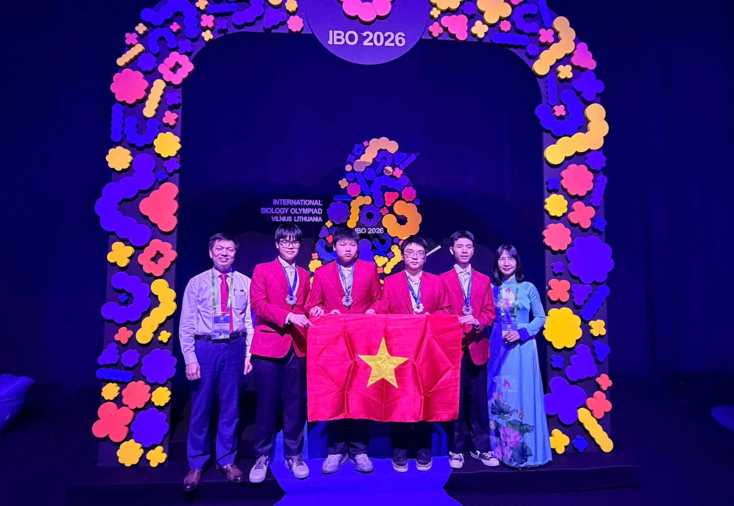 Học sinh Việt Nam giành 4 huy chương bạc Olympic Sinh học Quốc tế