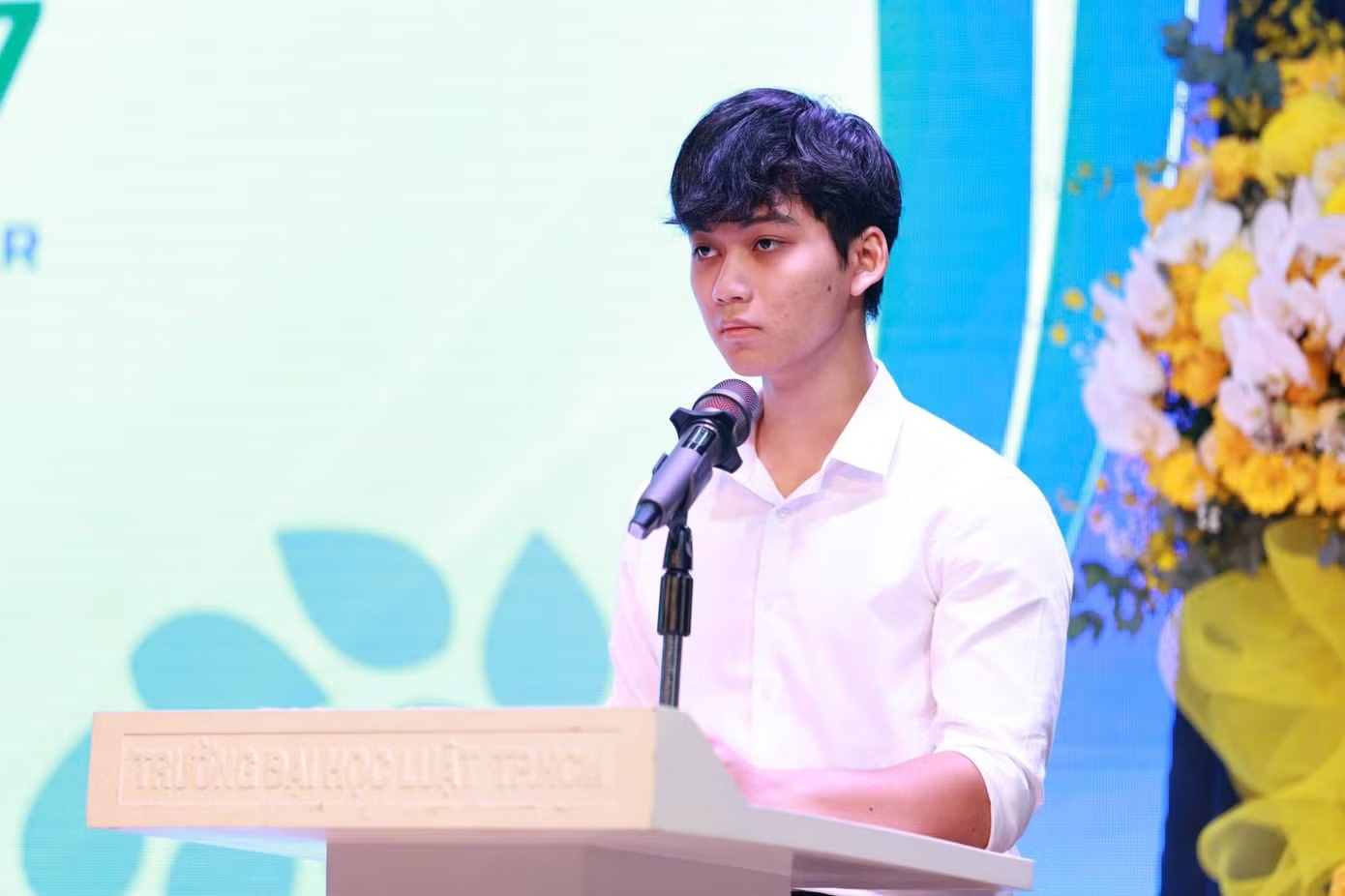 thủ khoa ảnh 3