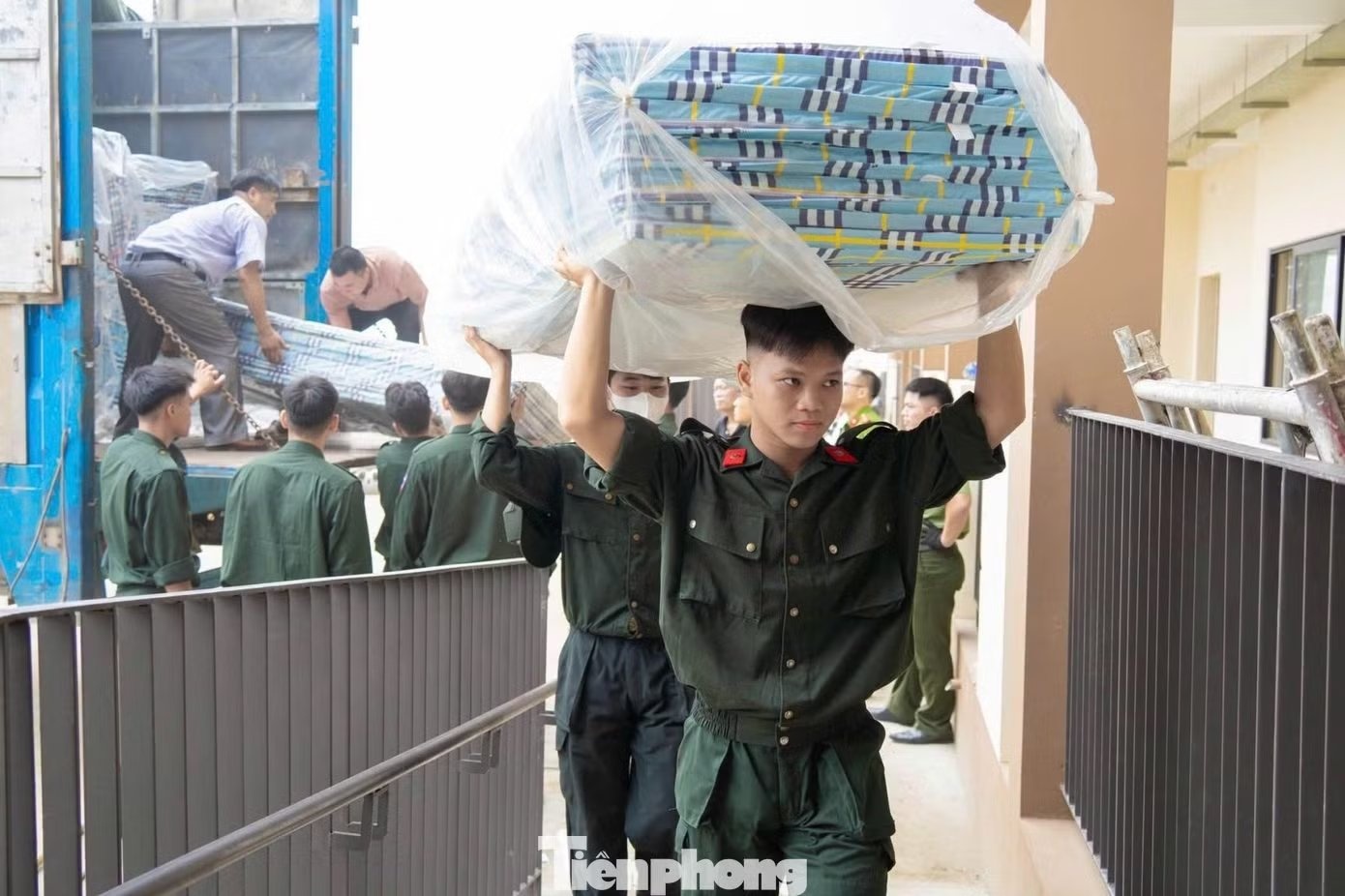 khai giảng ảnh 1