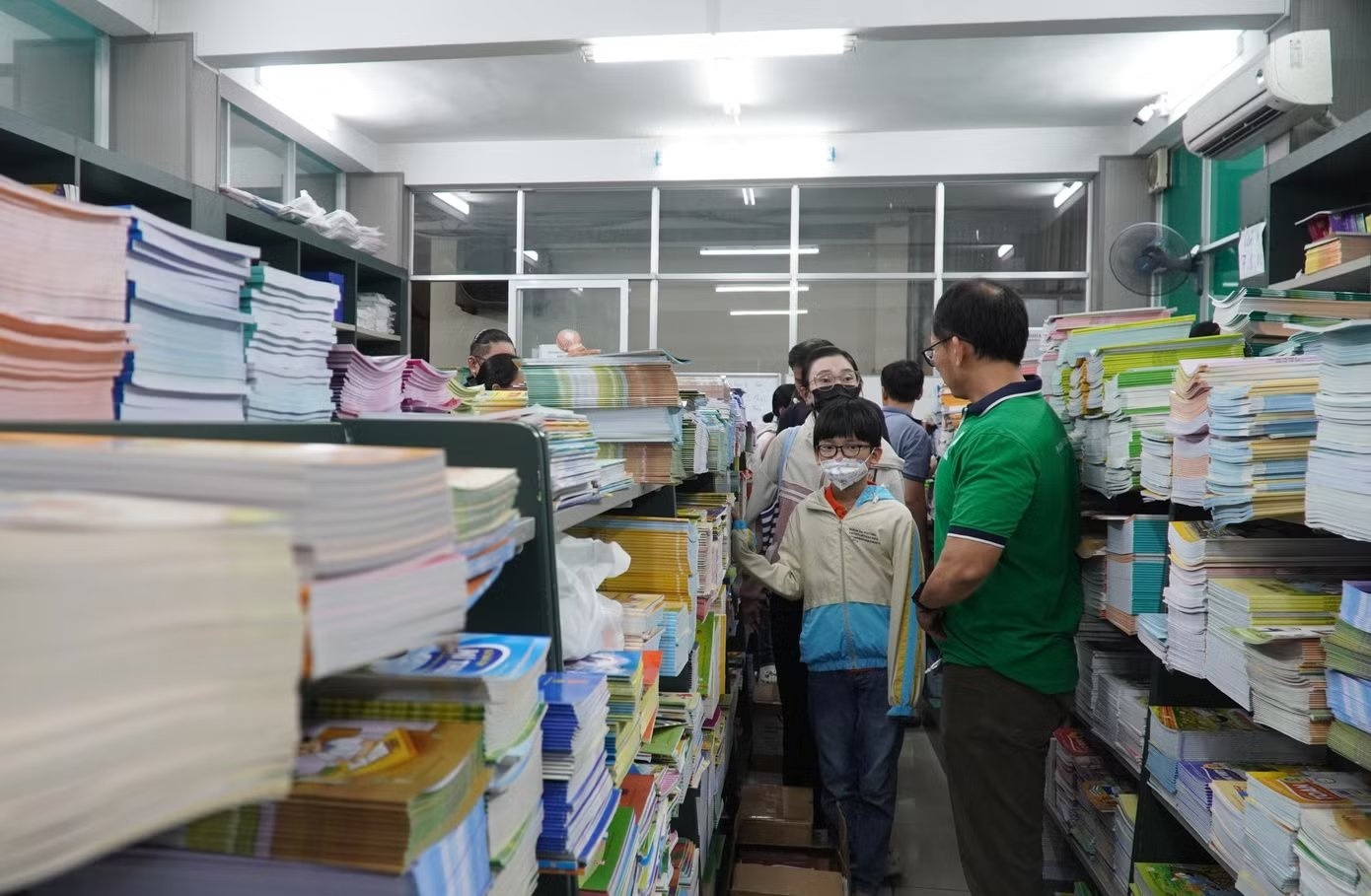 s&aacute;ch gi&aacute;o khoa ảnh 1