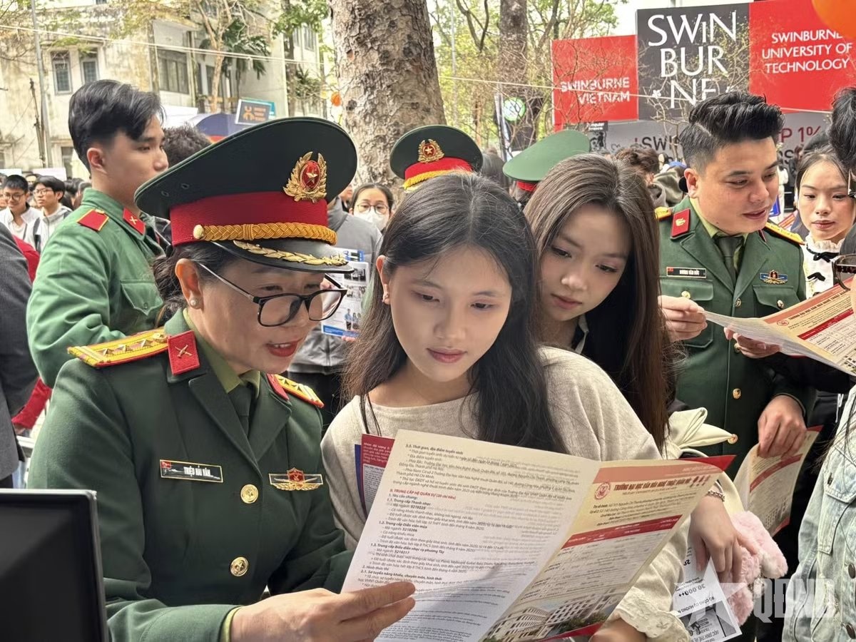 Nhiều trường quân đội tuyển bổ sung hệ dân sự, có ngành xét trên 24,4