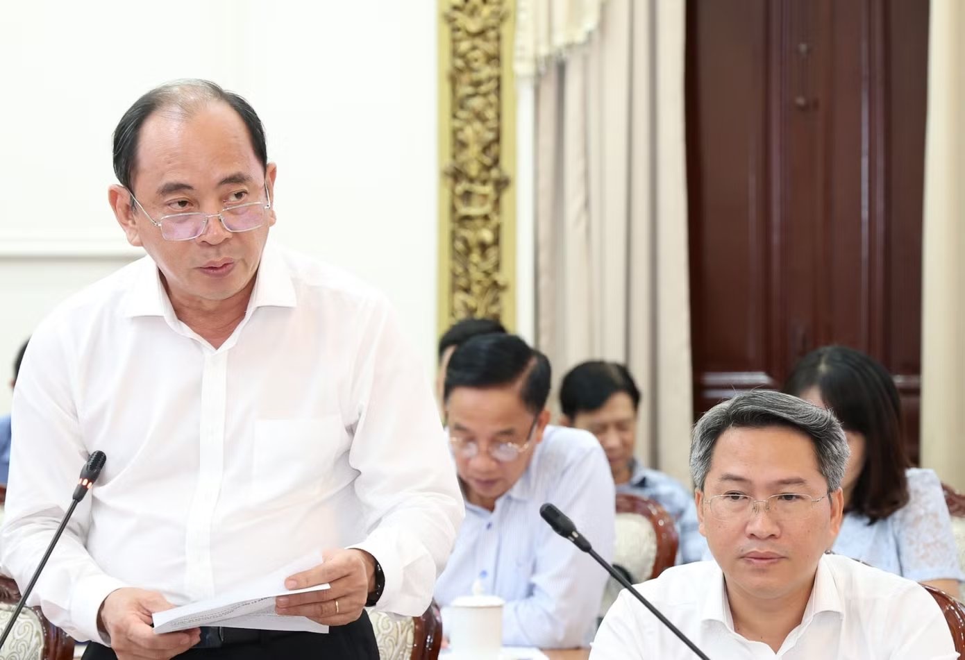 gi&aacute;m đốc ảnh 2