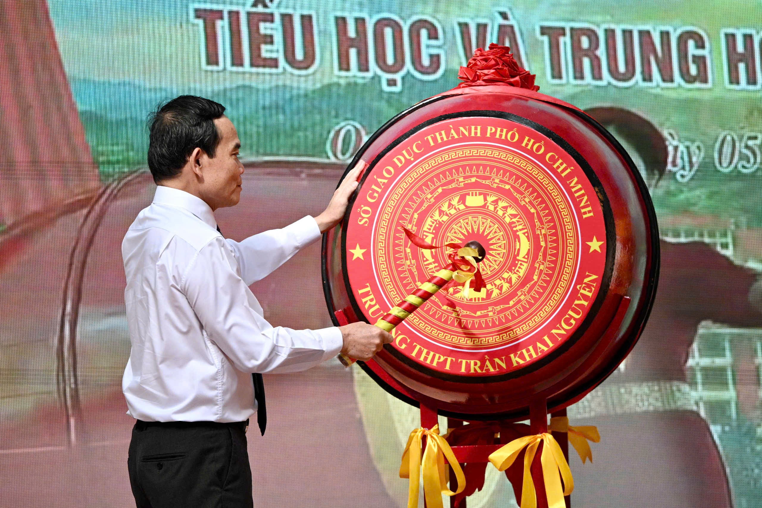 khai giảng ảnh 14