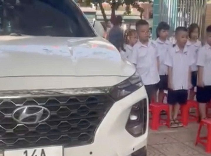 ph&oacute; hiệu trưởng ảnh 1