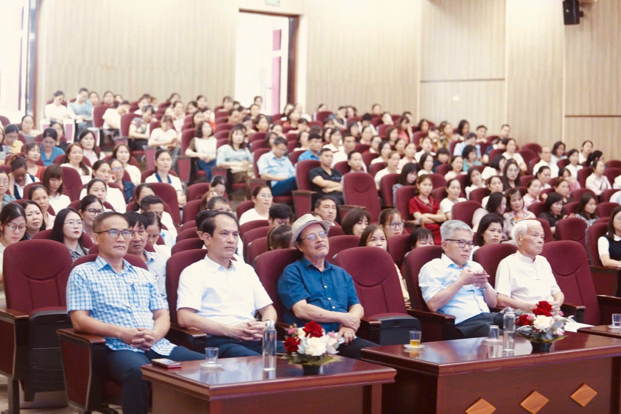 ng&ocirc; bảo ch&acirc;u ảnh 2