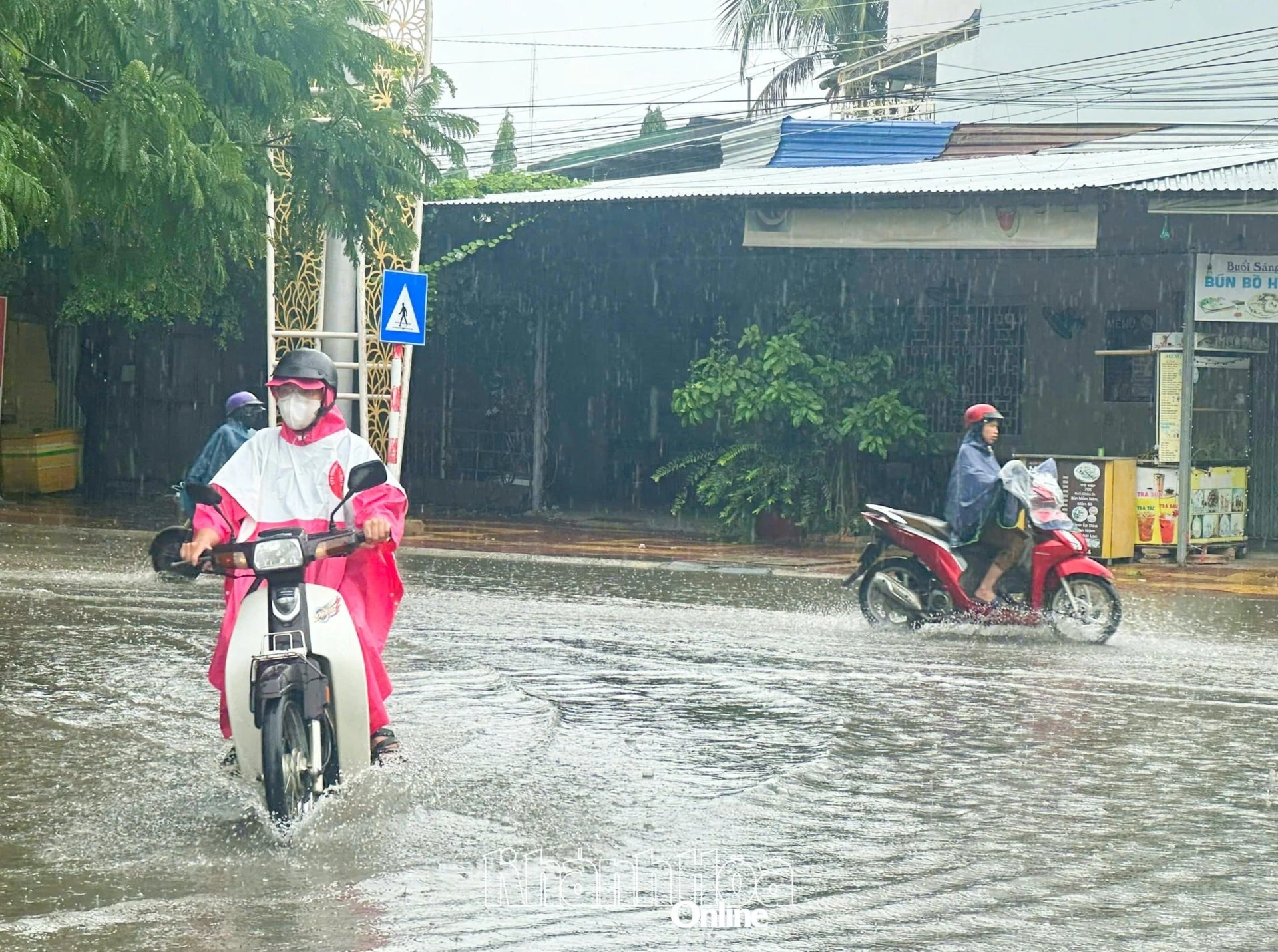 mưa ảnh 2