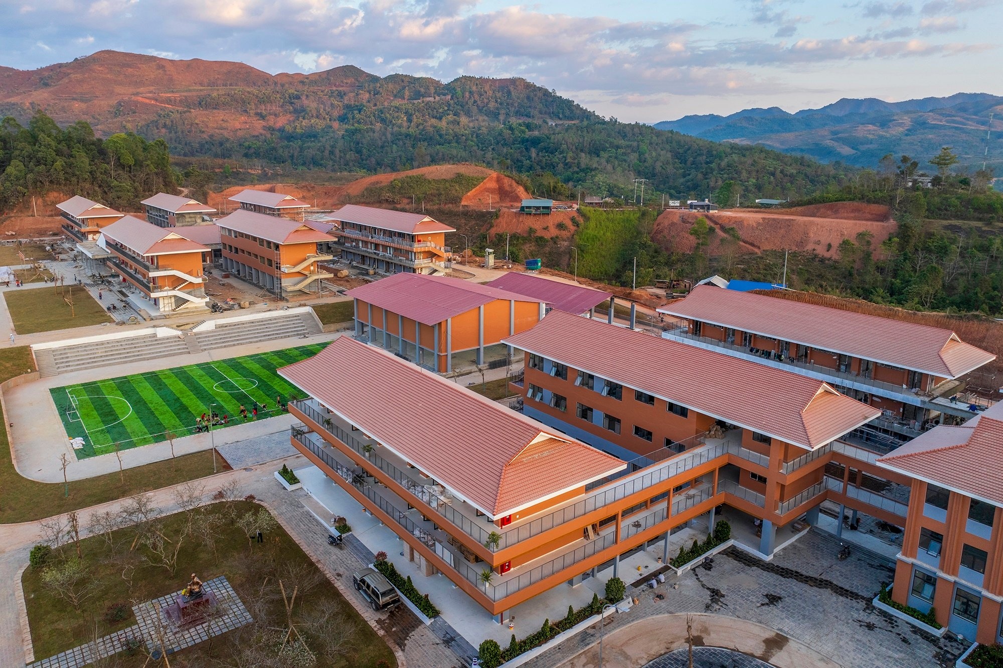 trường ảnh 2