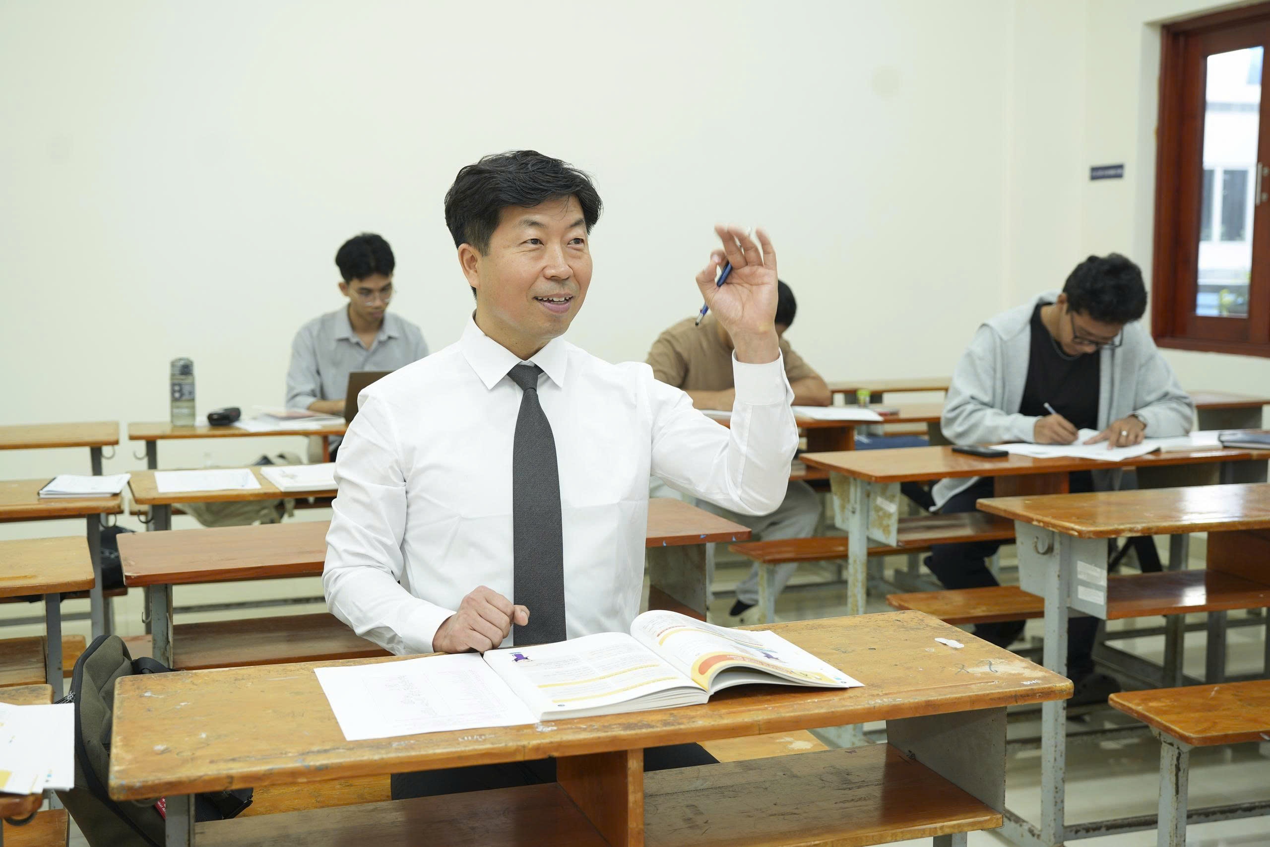 thạc sĩ ảnh 2