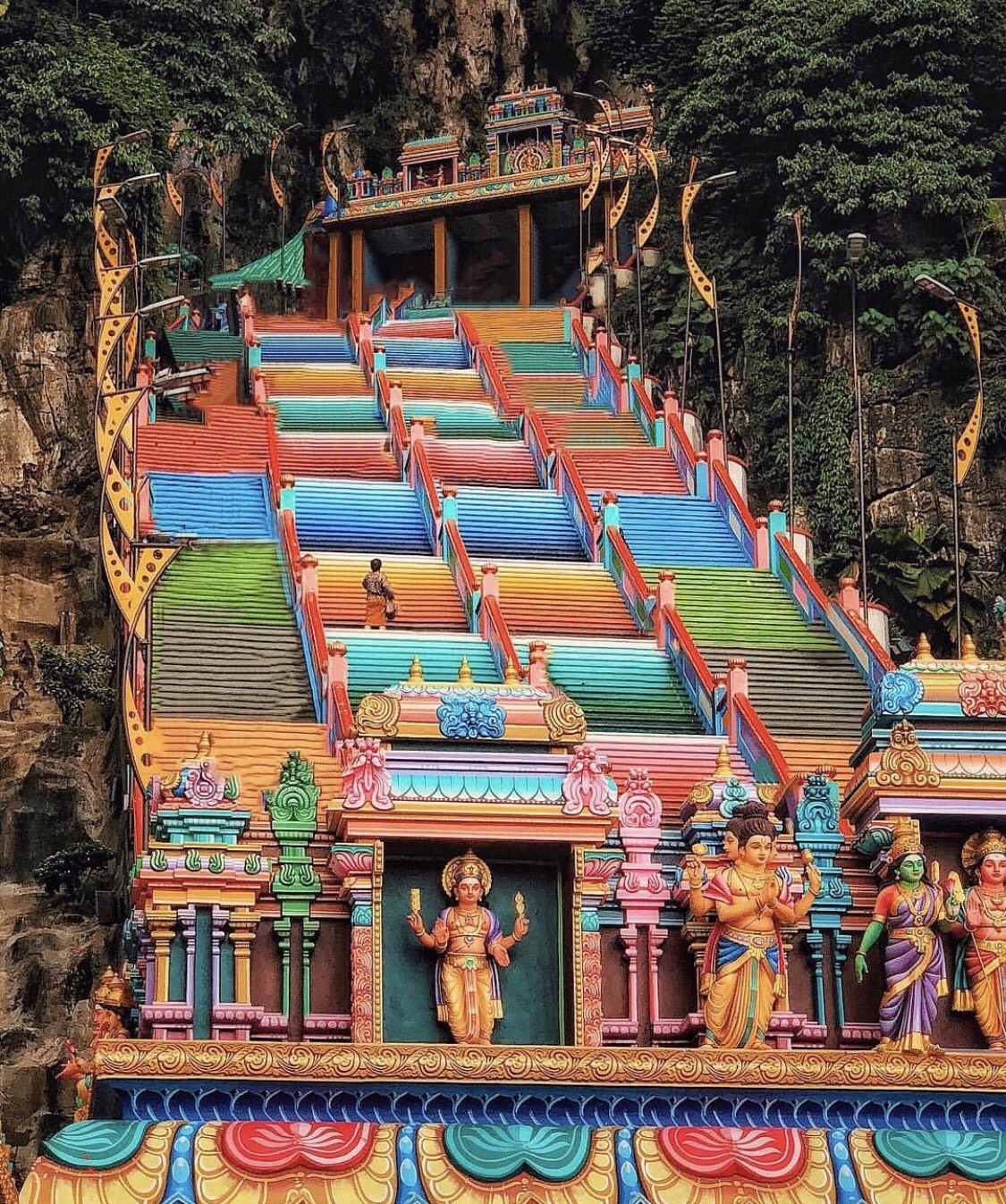 Nac thang 7 sac cau vong anh 2