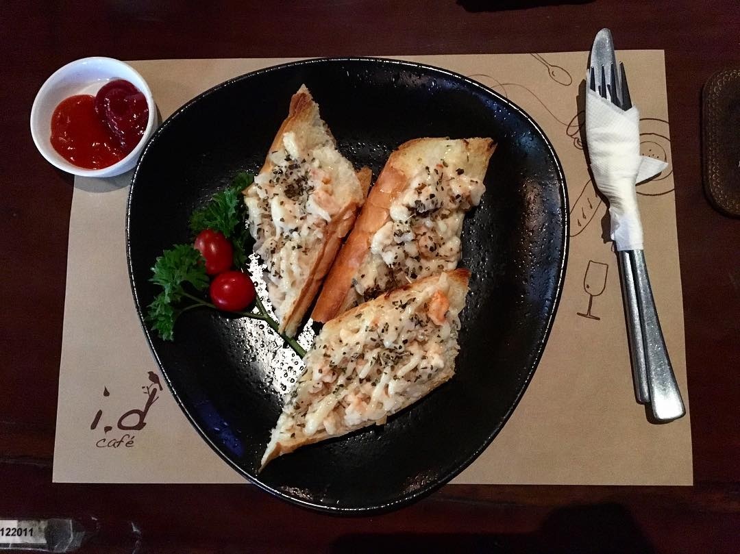 4 quan cafe co do an trua tai TP.HCM anh 11