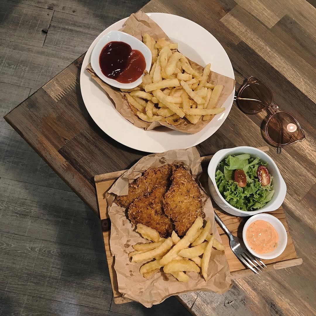 4 quan cafe co do an trua tai TP.HCM anh 15