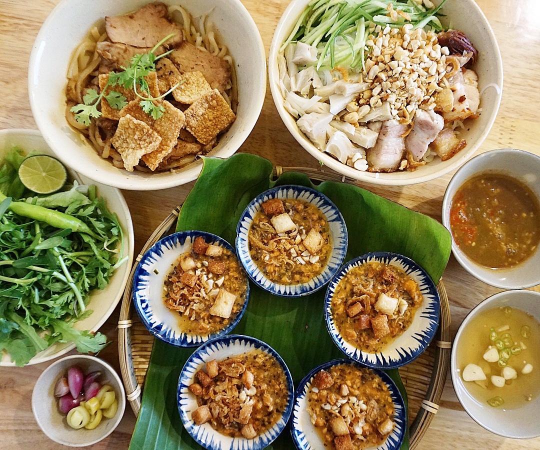 5 dia diem thuong thuc mon an mien Trung chuan vi tai TP.HCM hinh anh