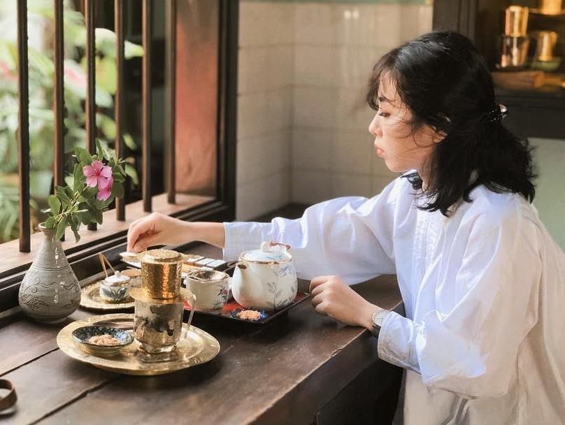 Tan huong tron ven ve binh yen cua Hoi An tai 5 tiem ca phe co dien hinh anh