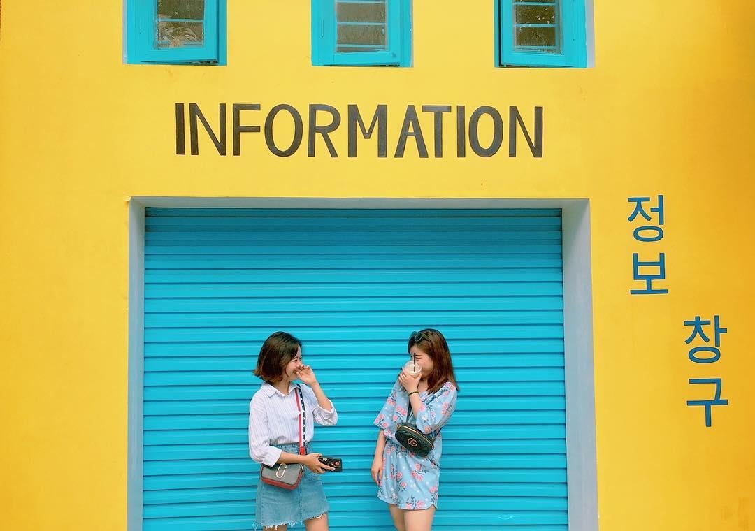 Buc tuong vang moi toanh o Da Nang anh 1