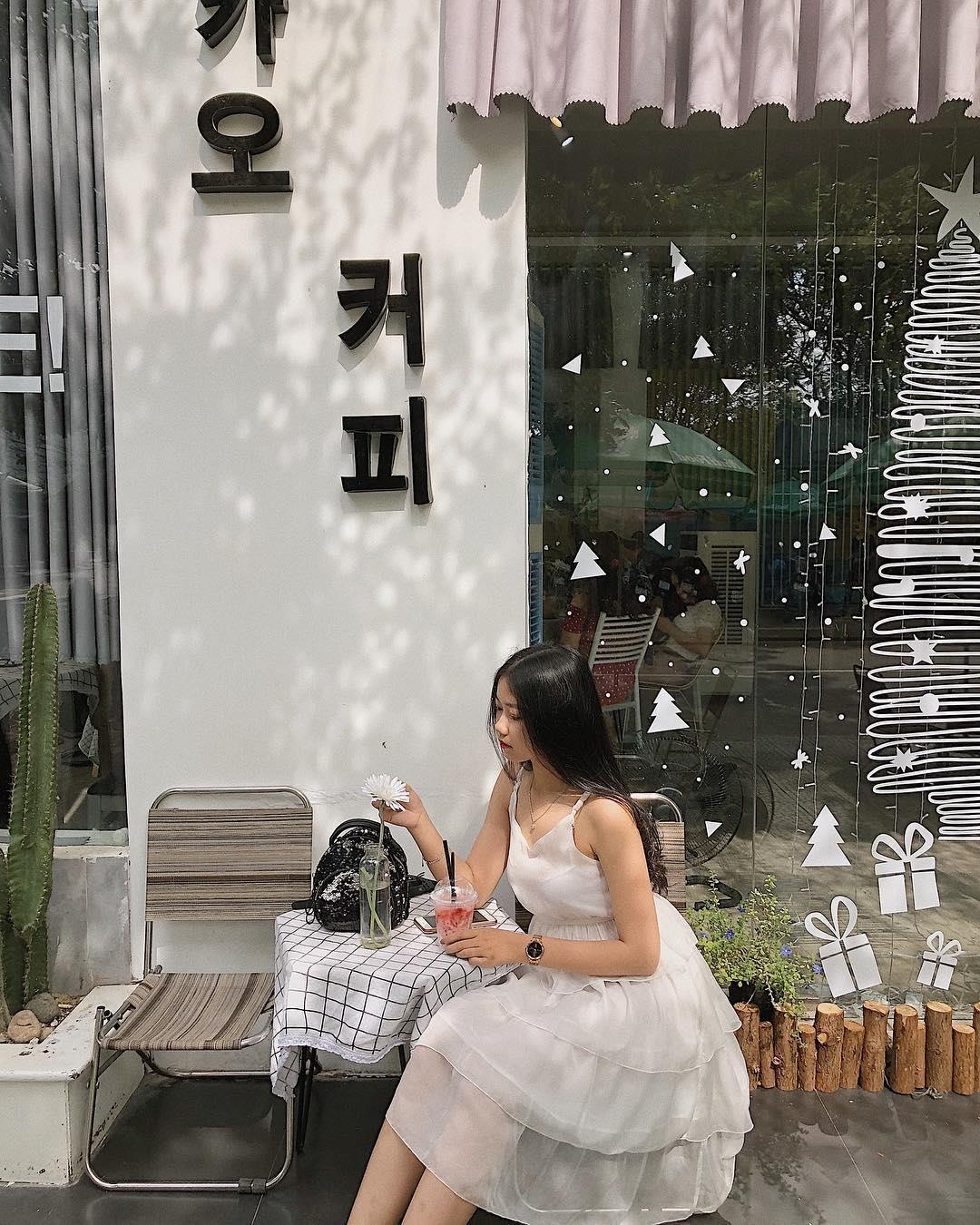 Buc tuong vang moi toanh o Da Nang anh 14